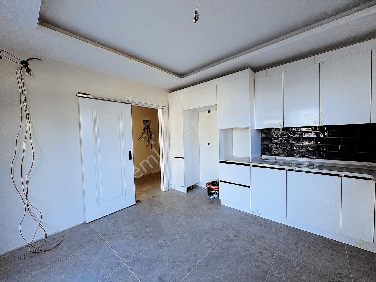 Atatürk Mahallesinde 4+2 Deniz Manzaralı Oturuma Açık Villa - Görsel 6