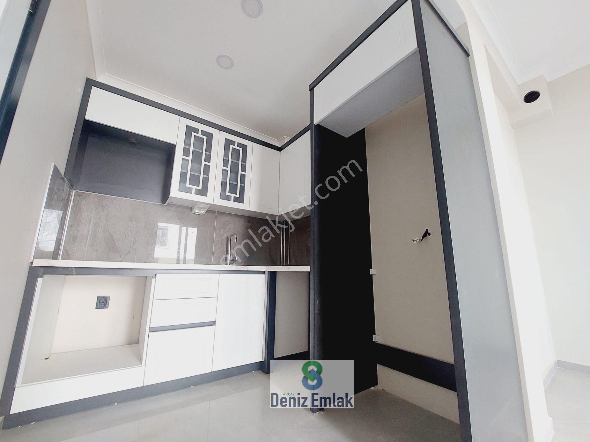 Denizden Akçayda Geniş Balkonlu Satılık 1+1 Sıfır Daire.