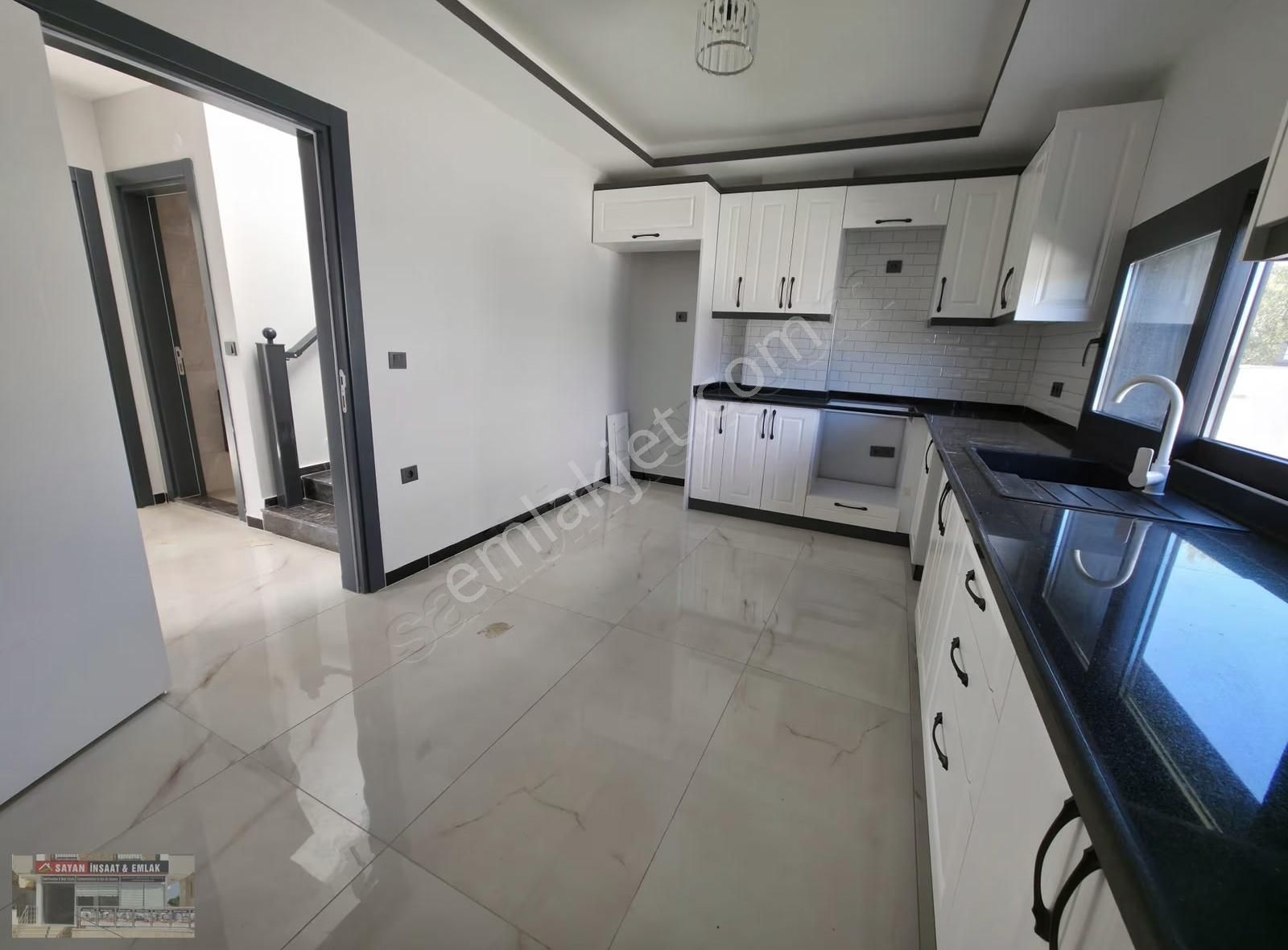 Hisar' Da Tam Müstakil Havuzlu Otoparklı 3+1 Ayrı Mutfaklı - Görsel 24