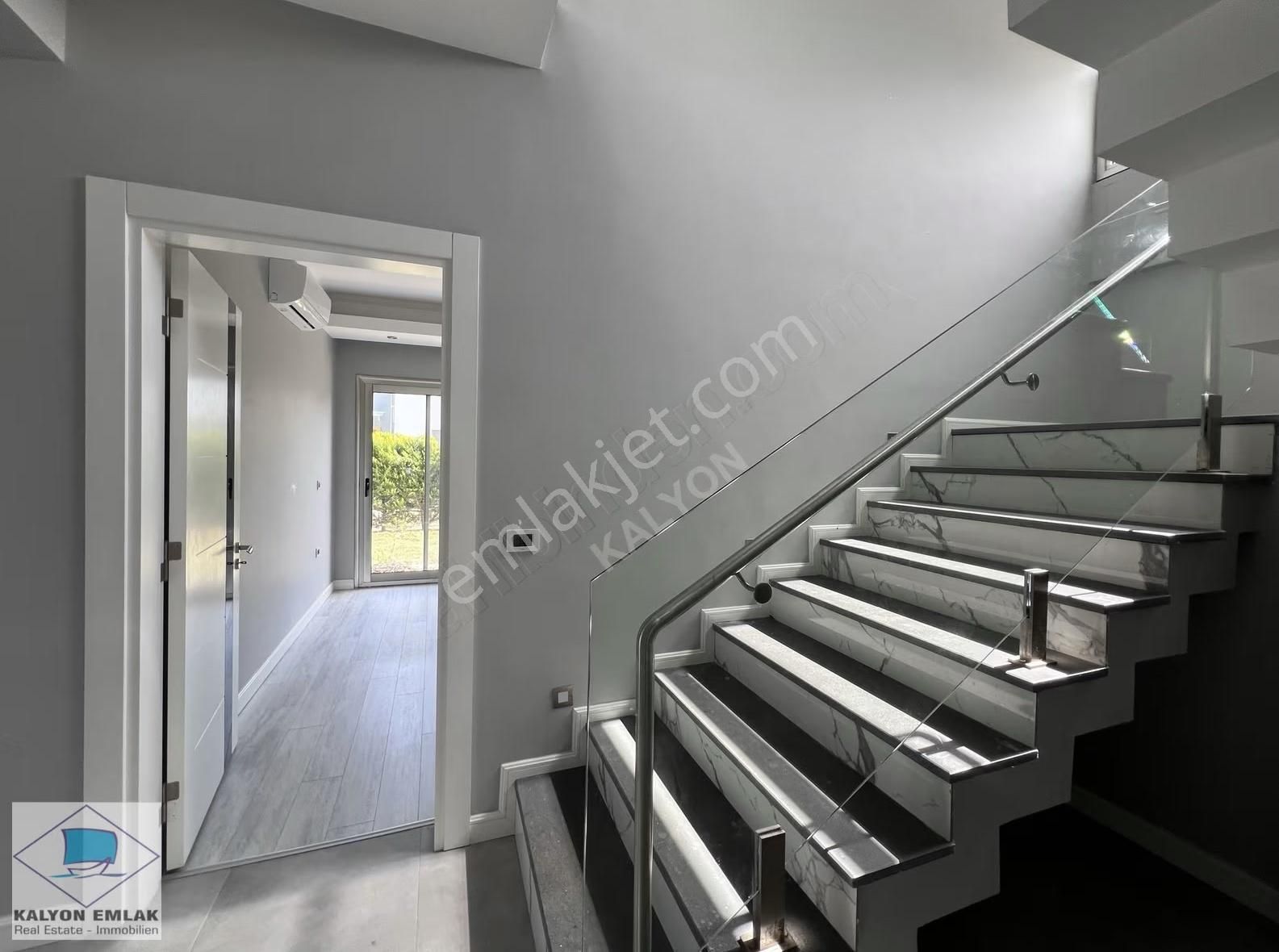 İzmir Çeşme Ilıcada Tam Müstakil Lüks Ve Modern Kiralık Villa - Görsel 8