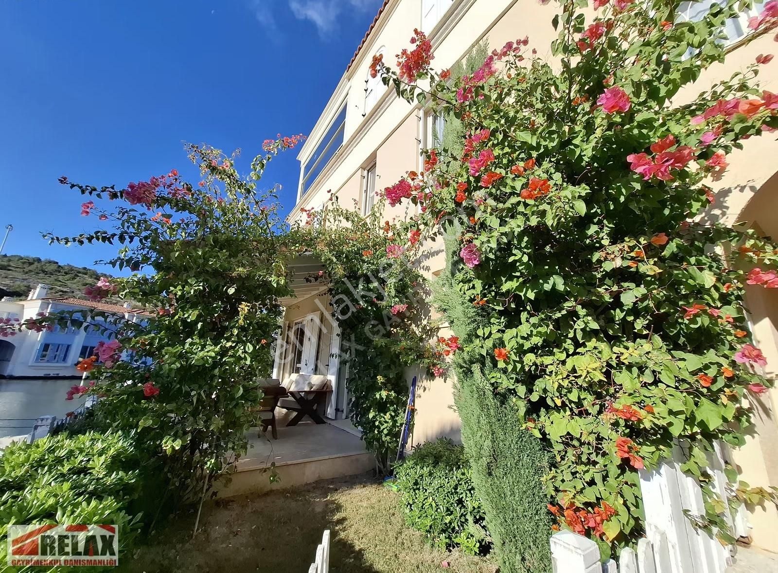 Relax'dan Çeşme Alaçatı Portta Denize Sıfır 2+1 Bahçeli Havuzlu - Görsel 9