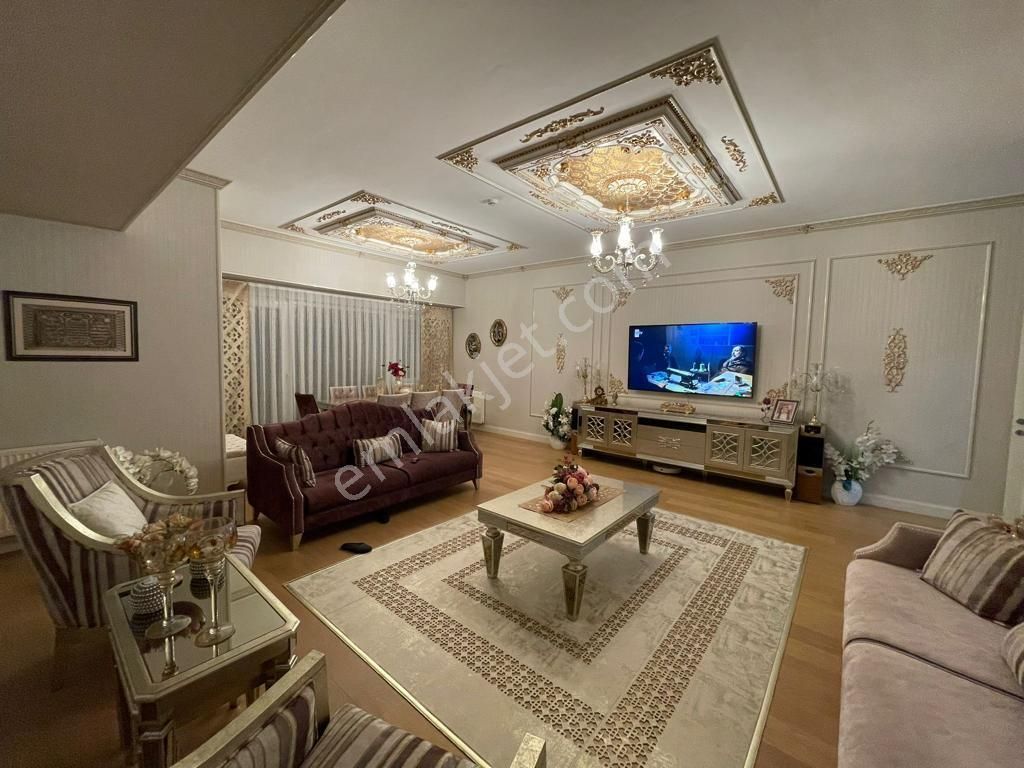 Viaport Venezia Konutlarında İçi Özel Yapılı 4+1 Luks Daire - Görsel 7