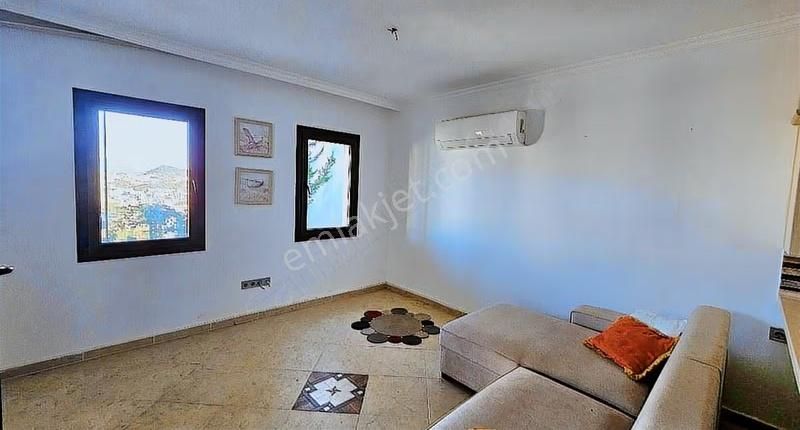 Gümüşlük'te Bahçe Katı Fırsatı! Deniz Manzaralı, Havuzlu Site - Görsel 3