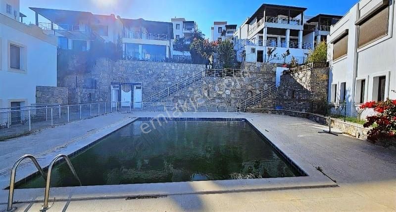 Gümüşlük'te Bahçe Katı Fırsatı! Deniz Manzaralı, Havuzlu Site - Görsel 27