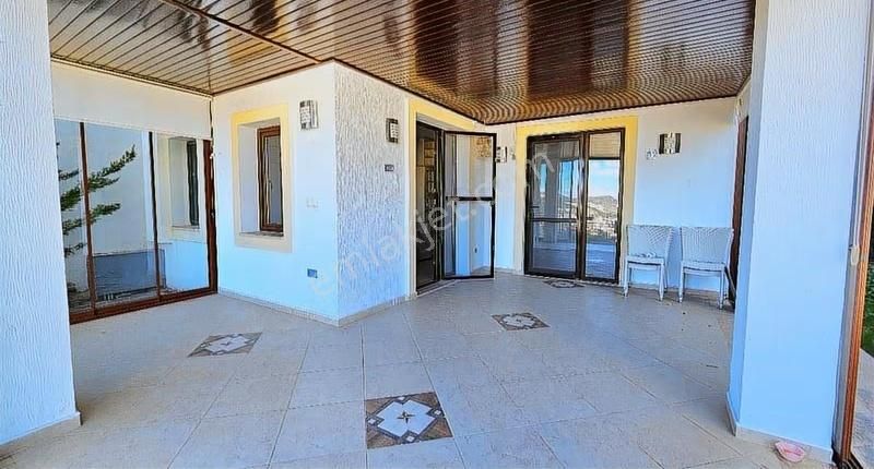 Gümüşlük'te Bahçe Katı Fırsatı! Deniz Manzaralı, Havuzlu Site - Görsel 11