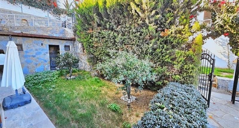 Gümüşlük'te Bahçe Katı Fırsatı! Deniz Manzaralı, Havuzlu Site - Görsel 13