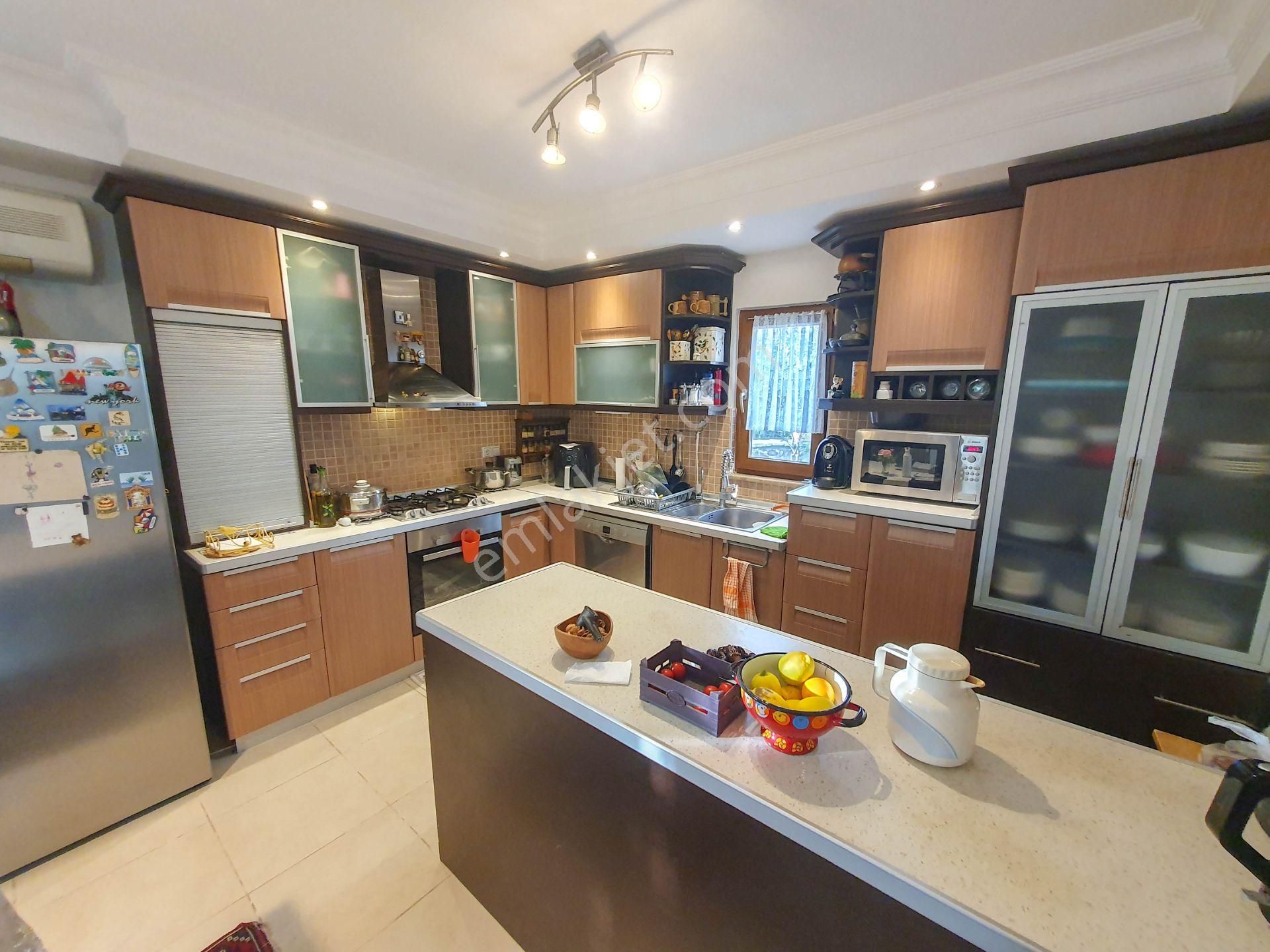 Turgutreis Merkezde Satılık Havuzlu Site İçi Müstakil Villa - Görsel 13