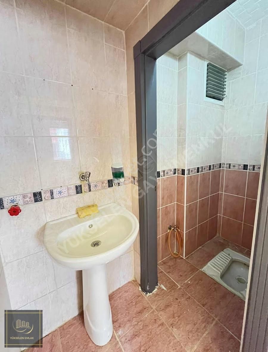 Yükselenden Yonca Market Mevki Y. Giriş 2+1 Altı Daire