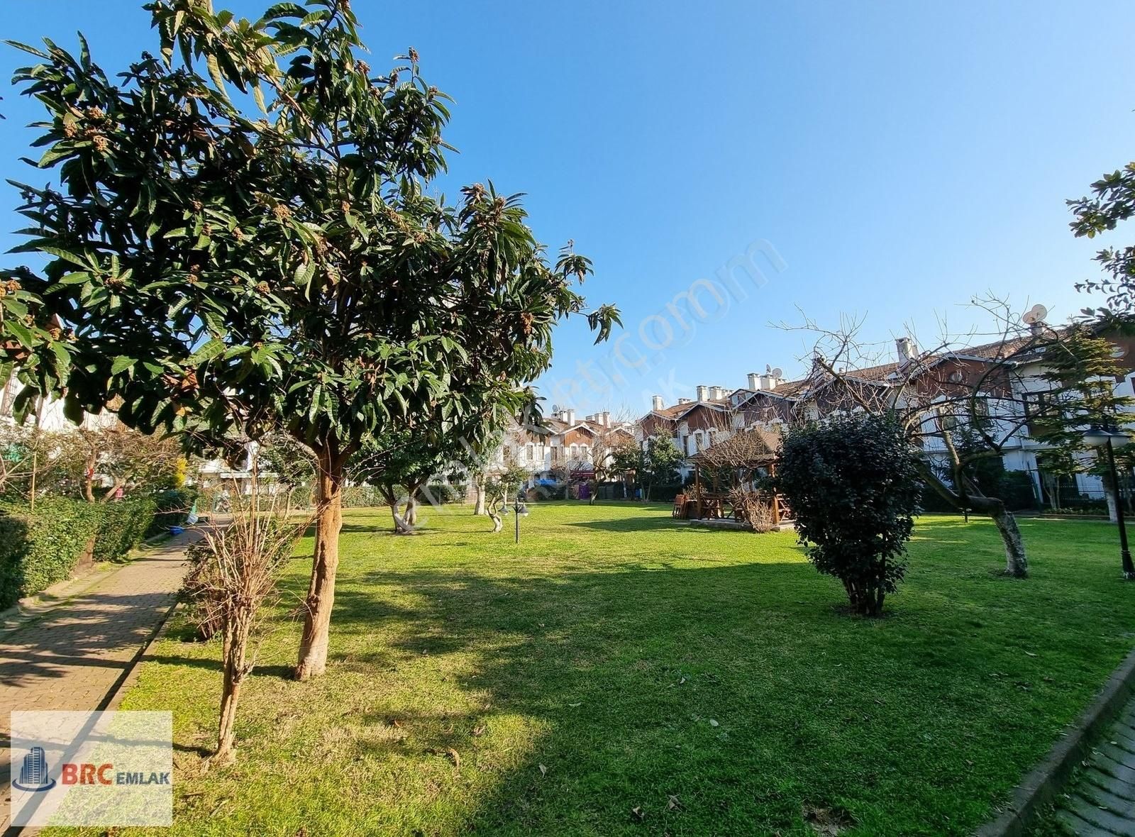 Halkalı Ölçükent Şehrin İçinde Butik Villa Sitesinde Kiralık 3+1