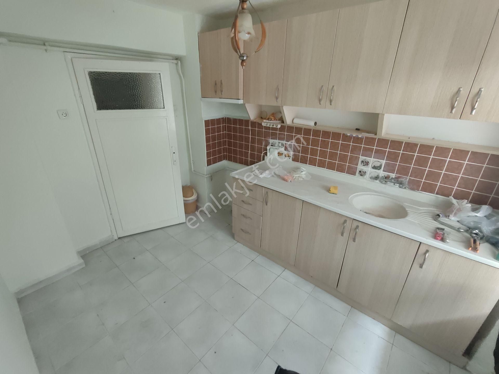 Sanatoryum Caddesin'de 3+1 Güney-batı Kiralık Daire Tuğrul Emlak'tan - Görsel 5