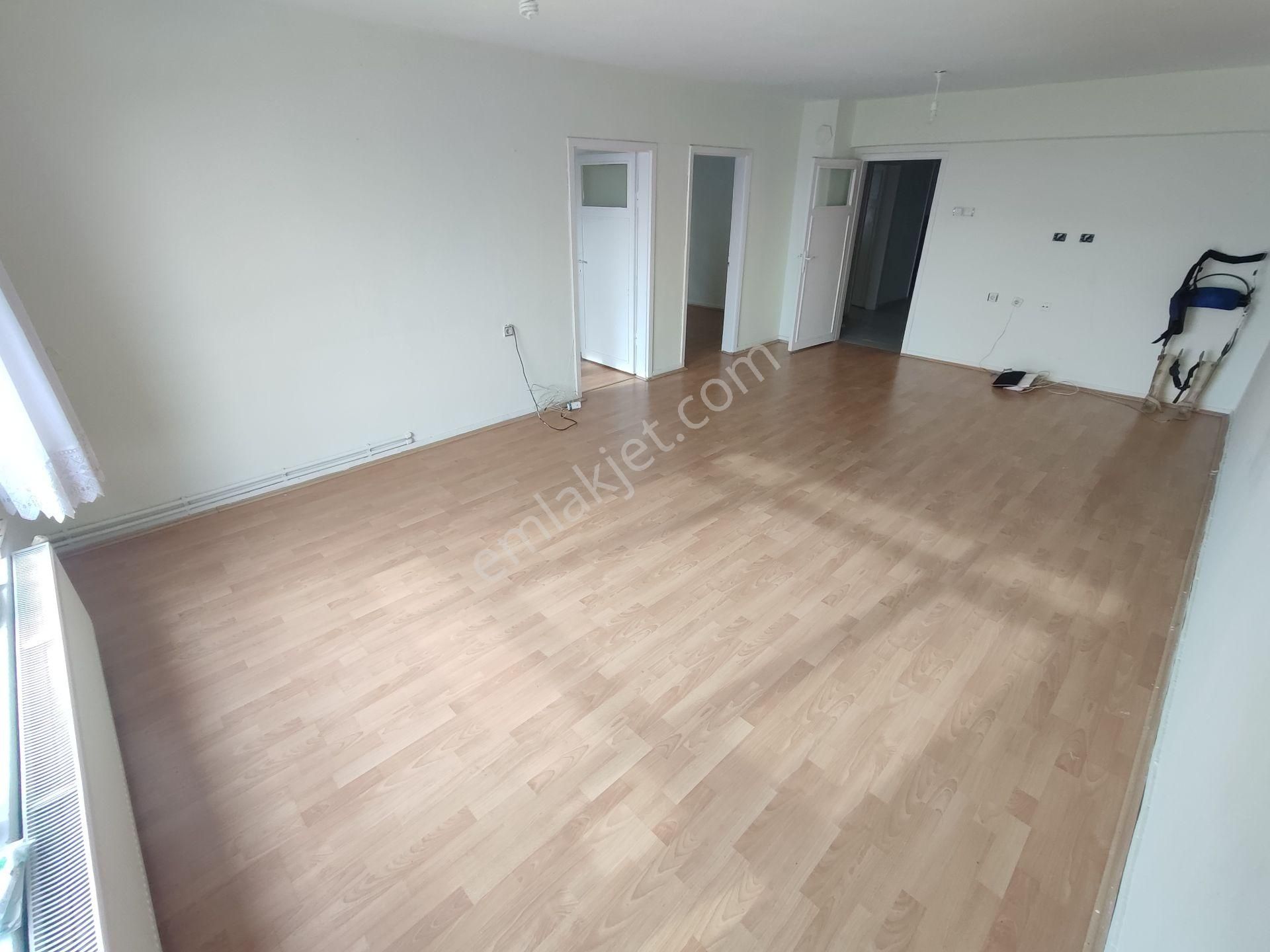 Sanatoryum Caddesin'de 3+1 Güney-batı Kiralık Daire Tuğrul Emlak'tan - Görsel 3