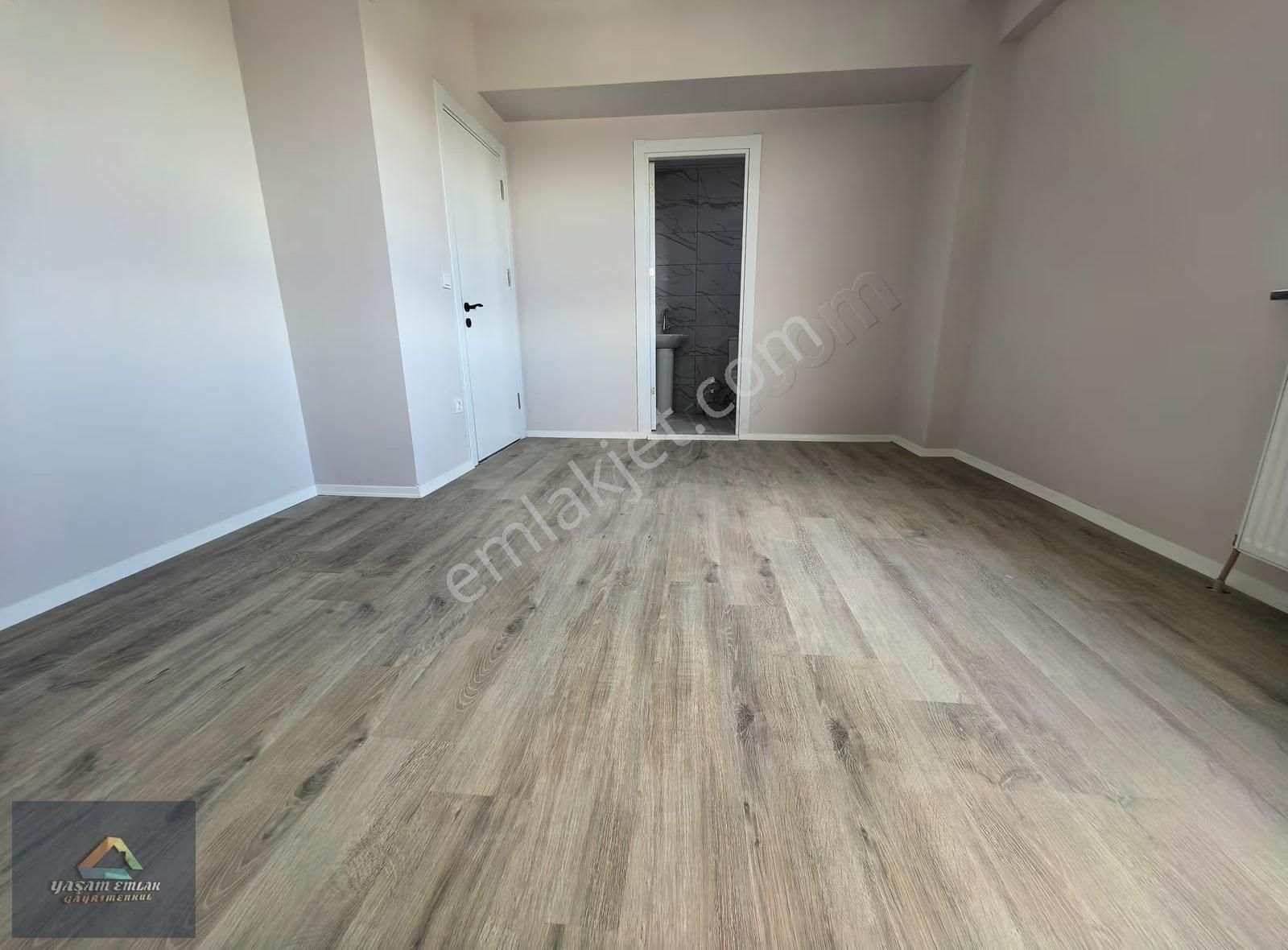 Sultanbeyli Akşemsettin Mah. 2+1 Ara Kat Lüks Çok Geniş Daire - Görsel 19