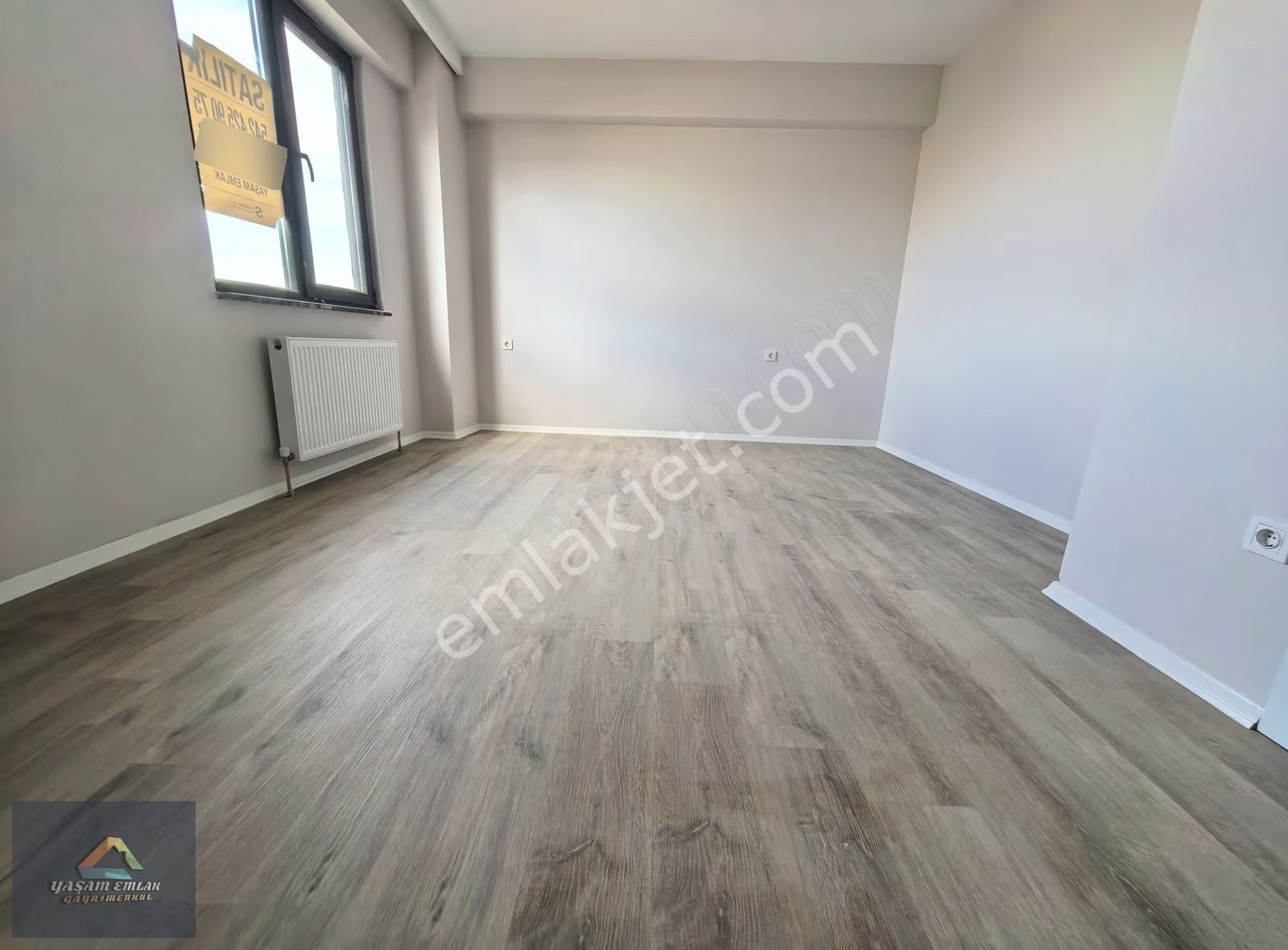 Sultanbeyli Akşemsettin Mah. 2+1 Ara Kat Lüks Çok Geniş Daire - Görsel 4