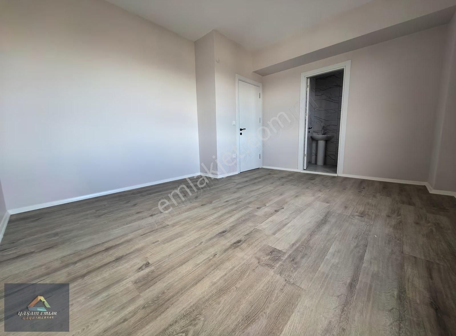 Sultanbeyli Akşemsettin Mah. 2+1 Ara Kat Lüks Çok Geniş Daire - Görsel 20