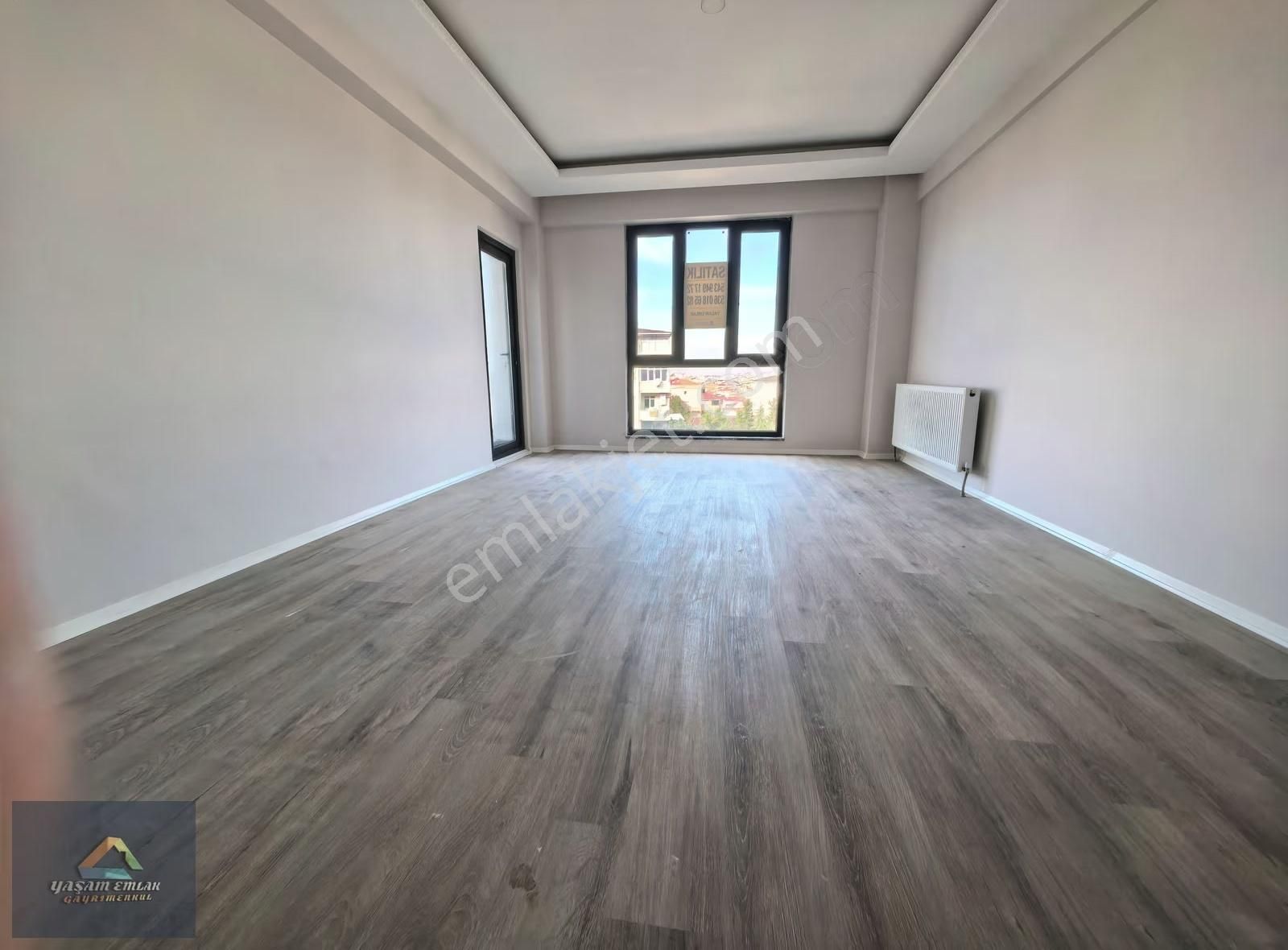 Sultanbeyli Akşemsettin Mah. 2+1 Ara Kat Lüks Çok Geniş Daire - Görsel 3