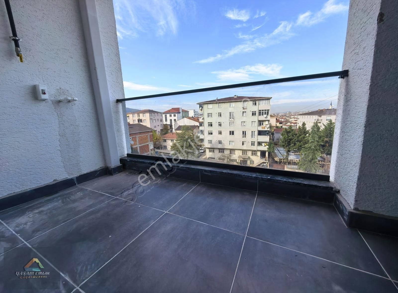 Sultanbeyli Akşemsettin Mah. 2+1 Ara Kat Lüks Çok Geniş Daire - Görsel 14