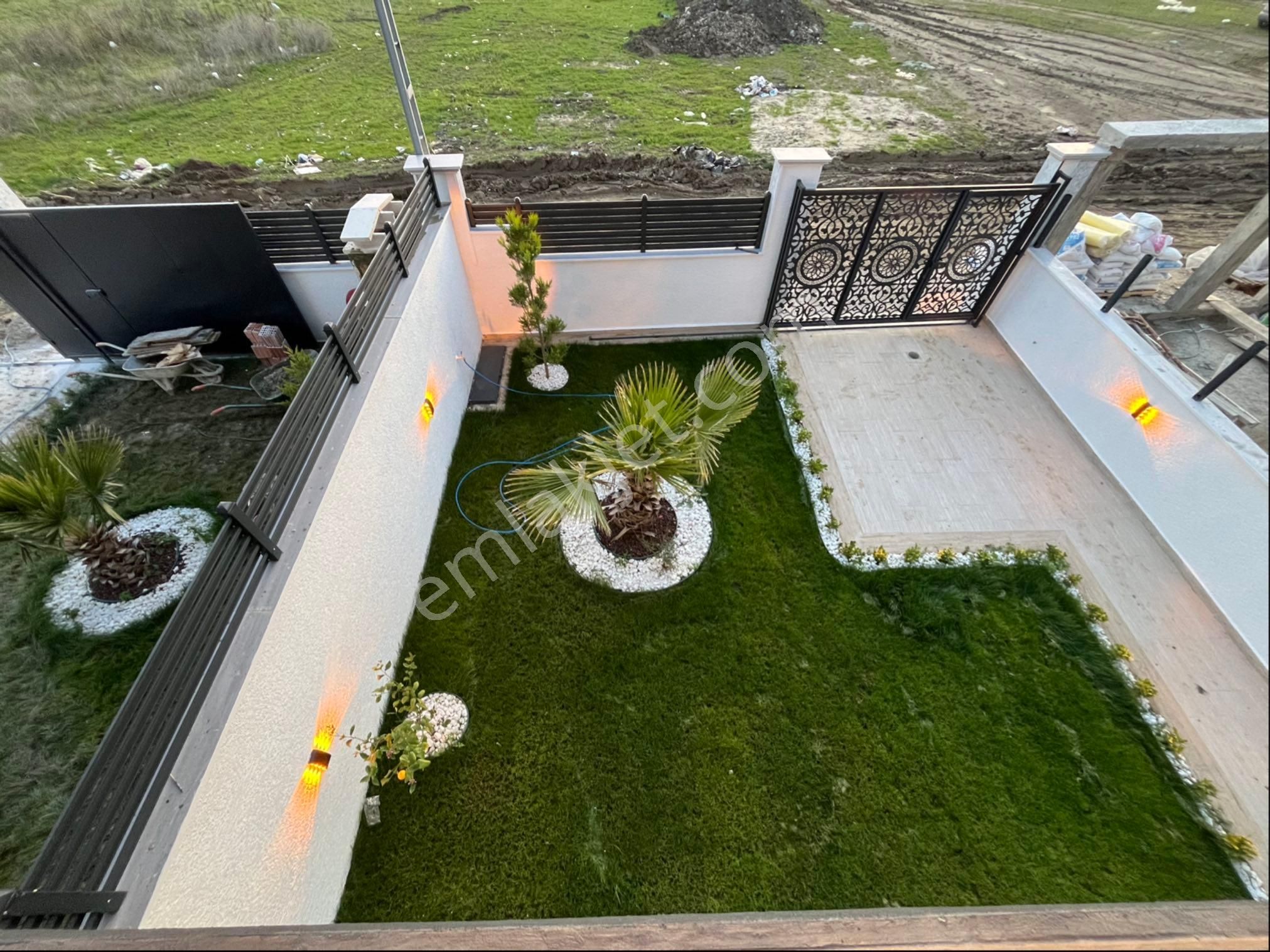 3+1 Üç Katlı Geniş Bahçeli Lüks Villa - Görsel 13