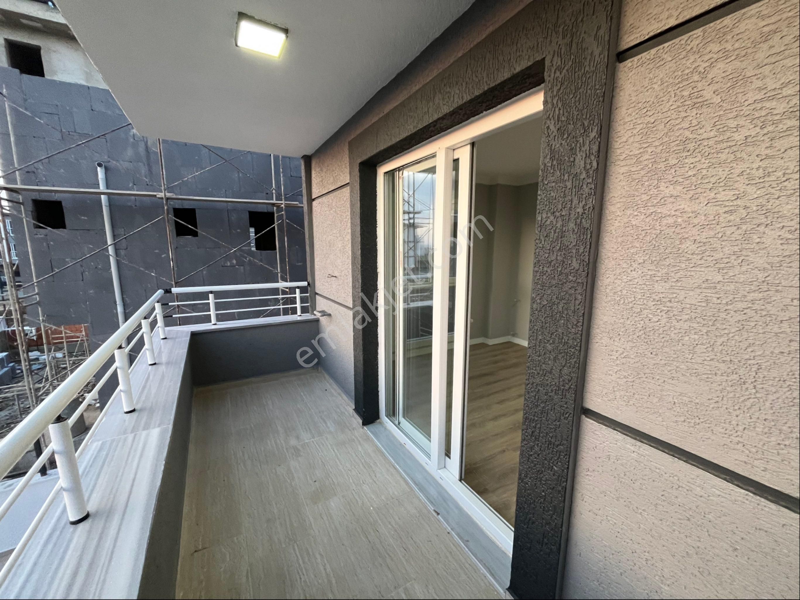 3+1 Üç Katlı Geniş Bahçeli Lüks Villa - Görsel 14