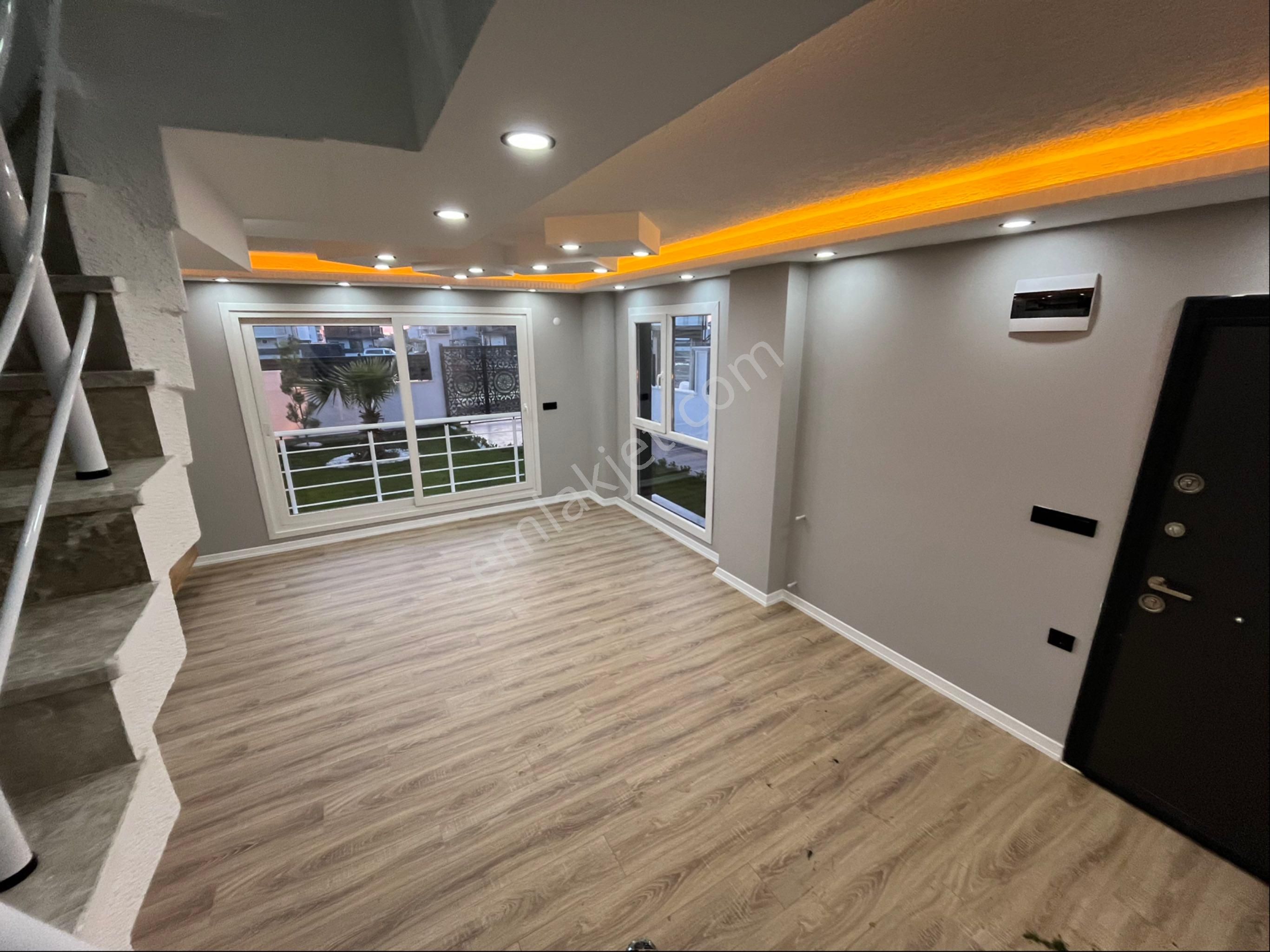 3+1 Üç Katlı Geniş Bahçeli Lüks Villa - Görsel 24