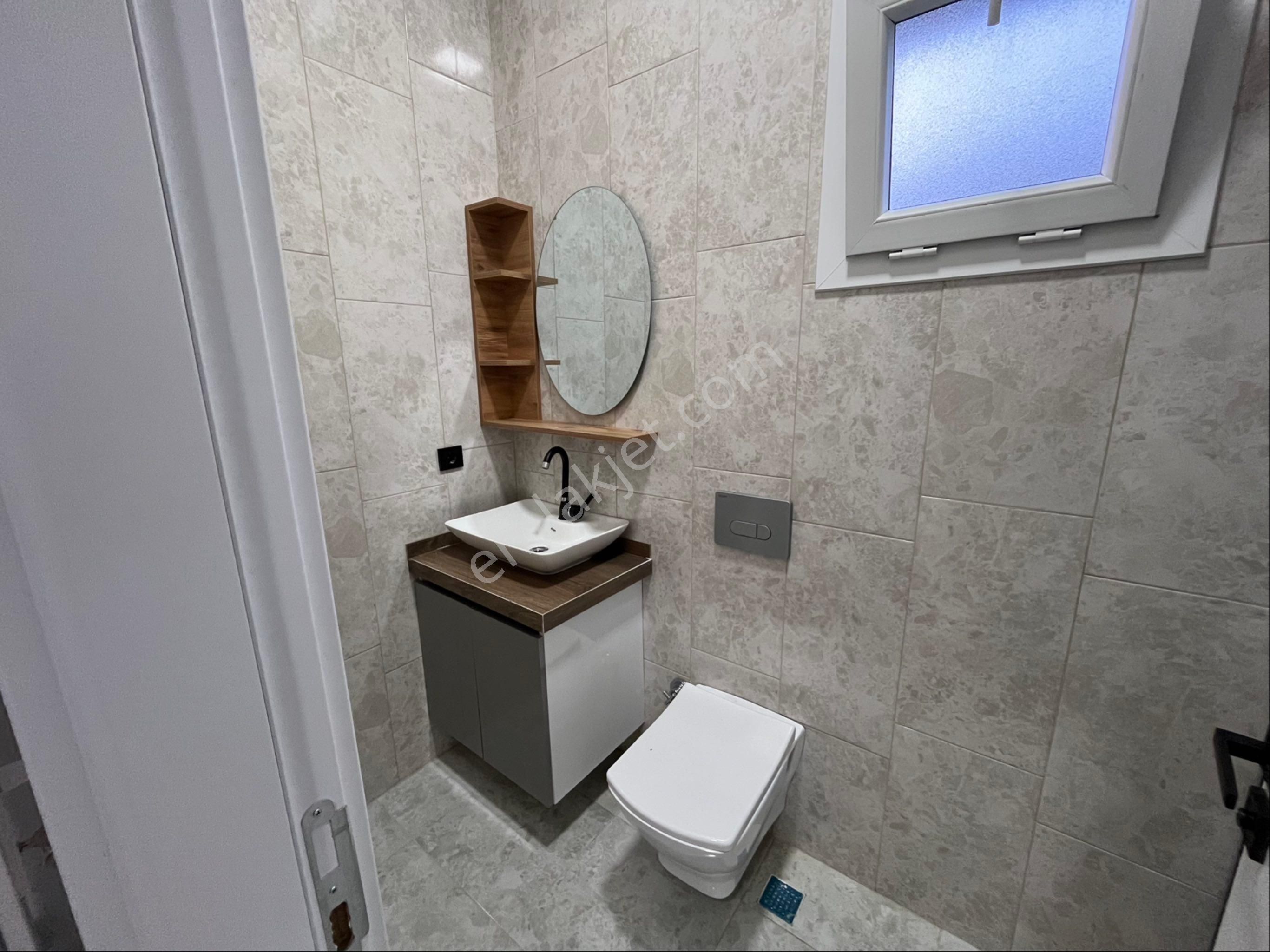 3+1 Üç Katlı Geniş Bahçeli Lüks Villa - Görsel 29