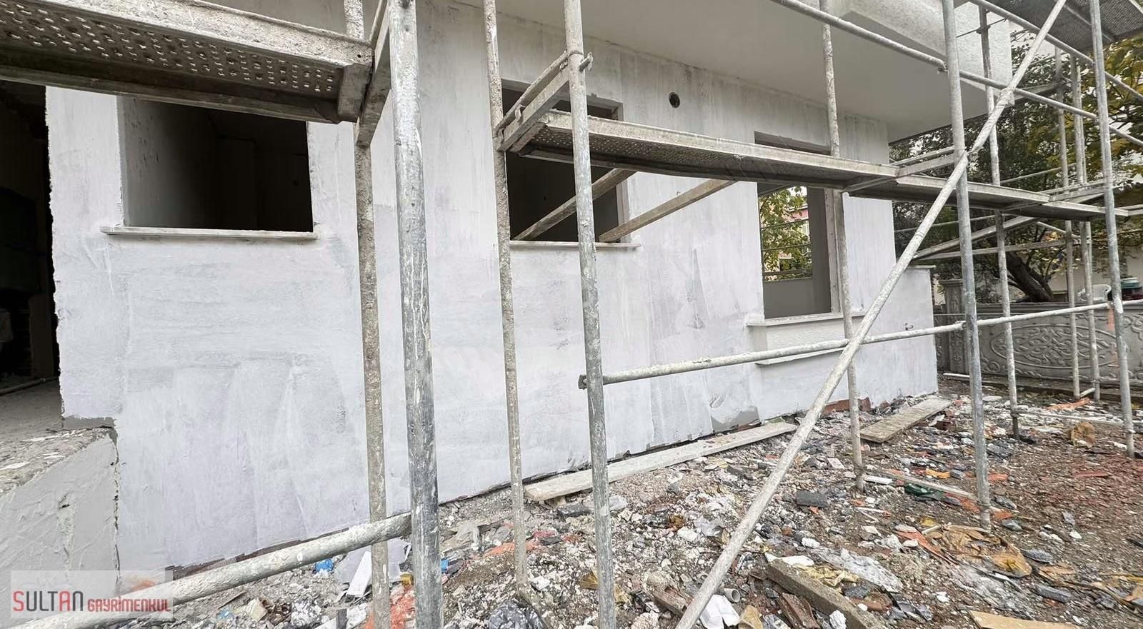 Sultan Gayrimenkulden Nenehatun Merkezde 2+1 Balkonlu Y.giriş