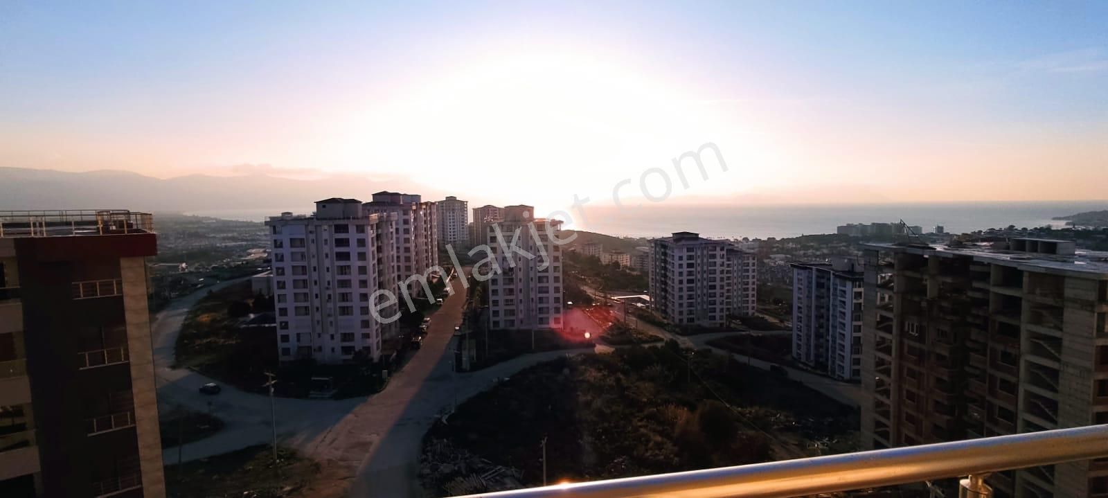 Kuşadası Uydukentte Denız Manzaralı Genış 2+1, Asansörlü Daıre - Görsel 21