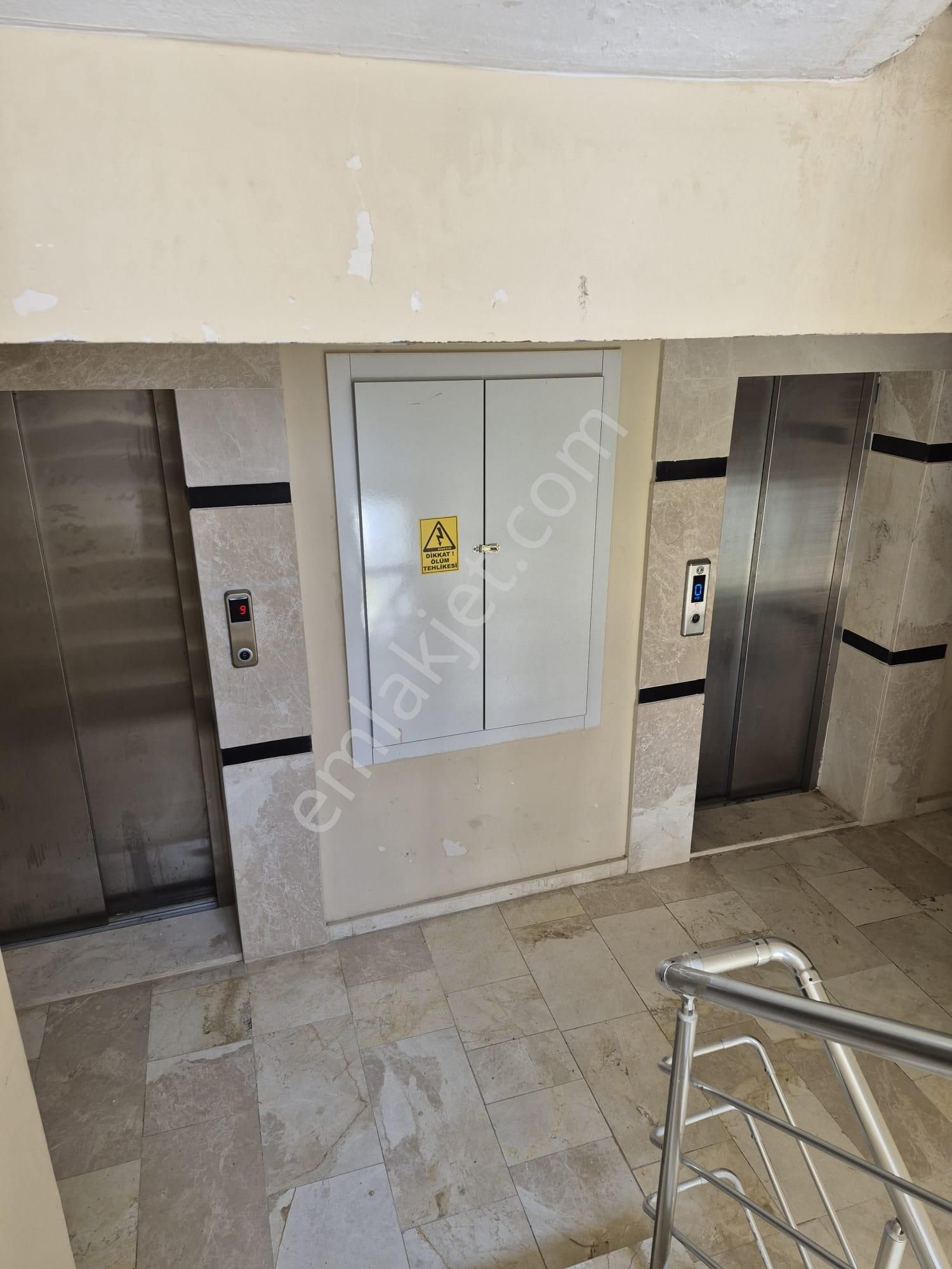 Kuşadası Uydukentte Denız Manzaralı Genış 2+1, Asansörlü Daıre - Görsel 8