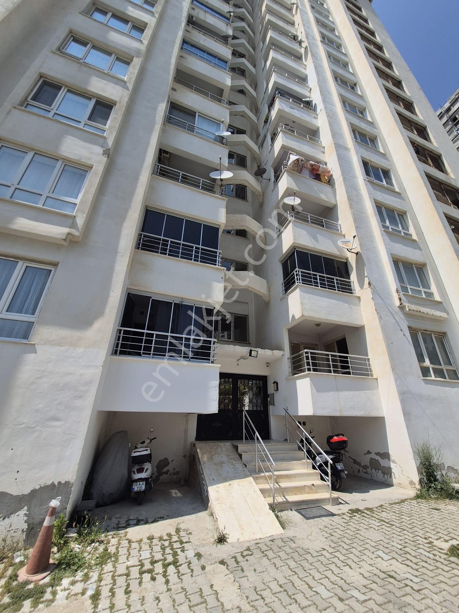 Kuşadası Uydukentte Denız Manzaralı Genış 2+1, Asansörlü Daıre - Görsel 29