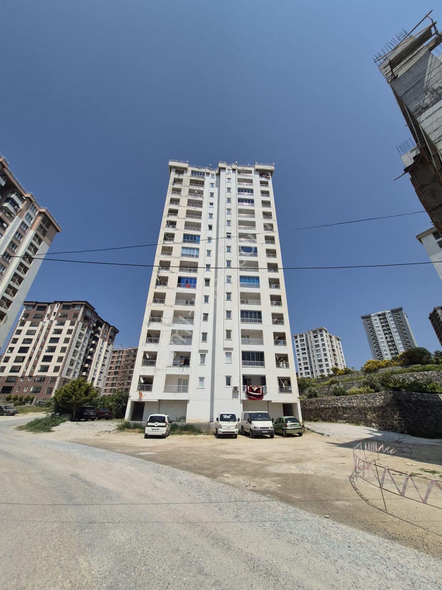 Kuşadası Uydukentte Denız Manzaralı Genış 2+1, Asansörlü Daıre - Görsel 28