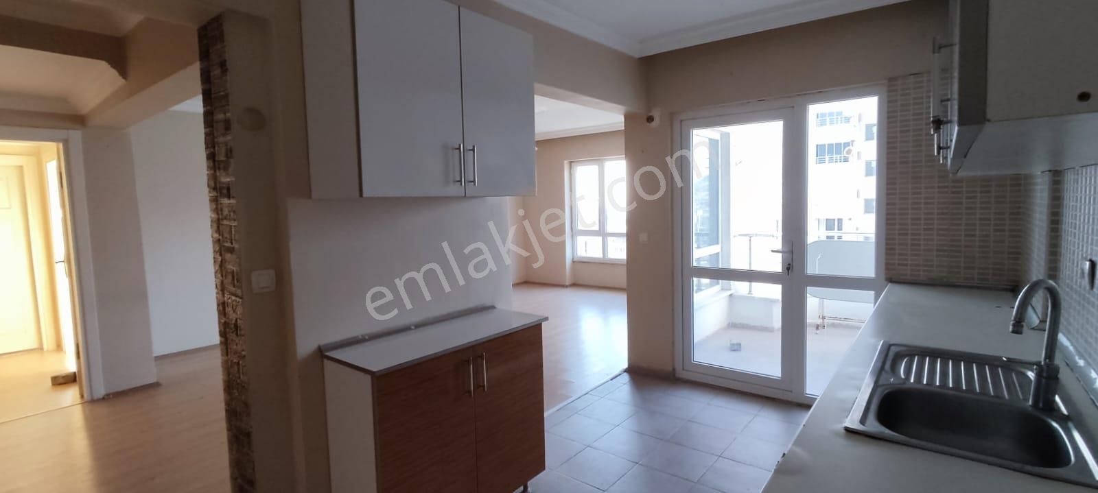 Kuşadası Uydukentte Denız Manzaralı Genış 2+1, Asansörlü Daıre - Görsel 14