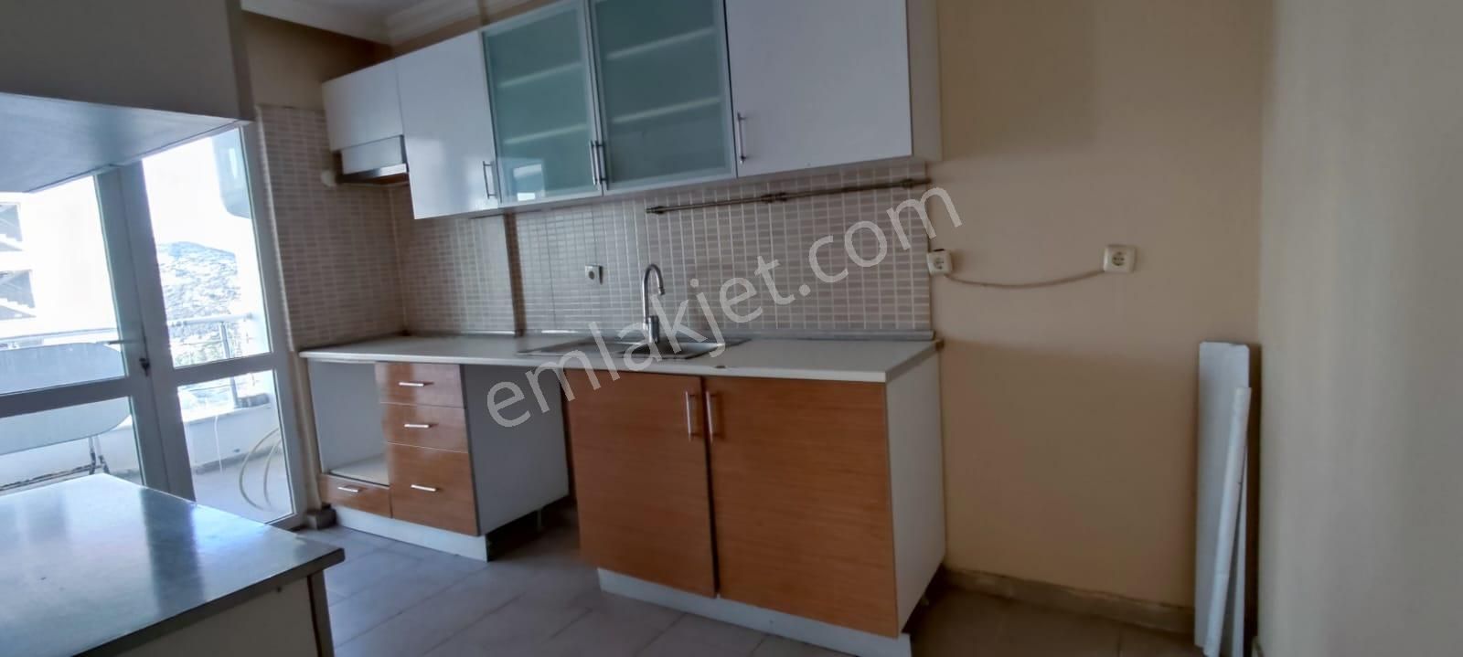 Kuşadası Uydukentte Denız Manzaralı Genış 2+1, Asansörlü Daıre - Görsel 2