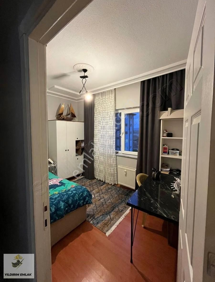 Yıldırım Emlak'tan M.akıf Tokide Ara Kat 3+1 Daire - Görsel 11