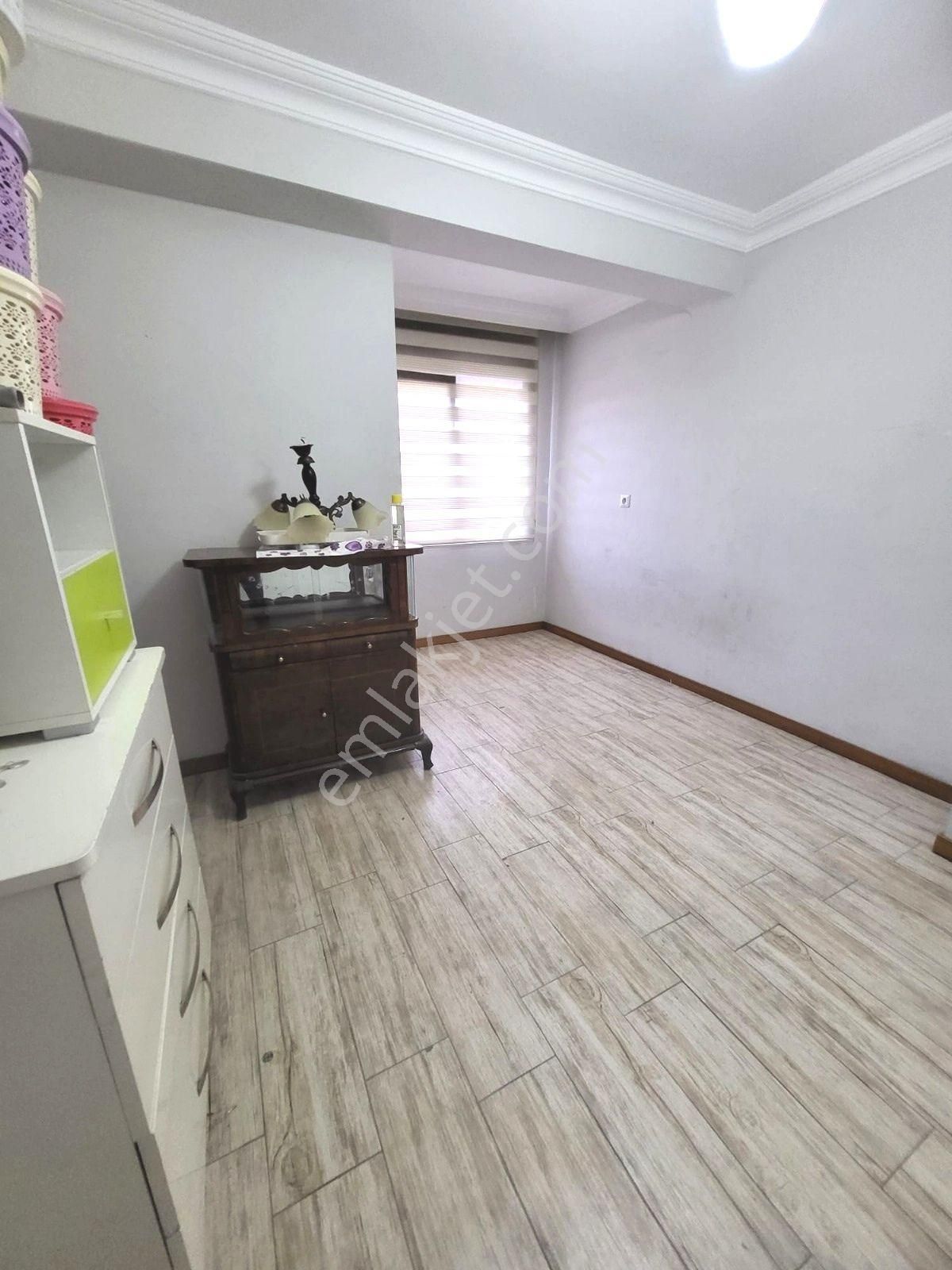 Pelitlibağ Mahallesinde 4 Yıllık Balkonlu Geniş Odalar 1+1 Apart 2140.000 Tl - Görsel 8