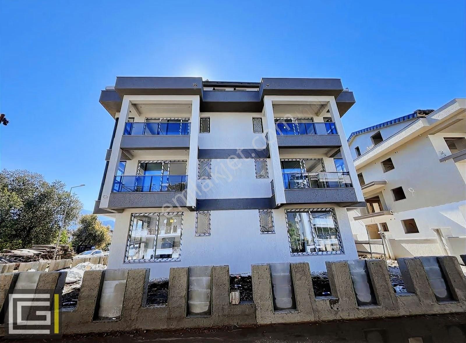 Kaliteli İşçiliğe Sahip Lüks 2+1 Giriş Kat Satılık Daire - Görsel 11