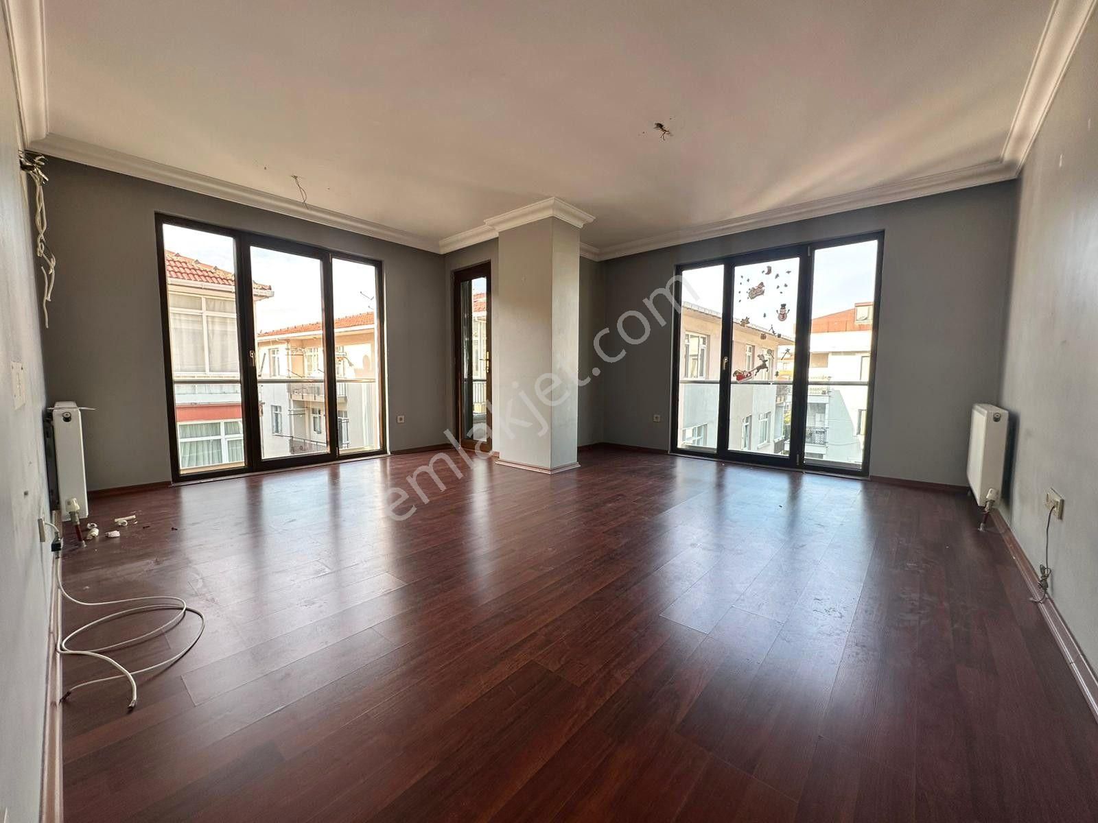 █ Konfor █ Küçükyalı Yavuz Pastanesinde Geniş Balkonlu Ayrı Mutfaklı 3+1