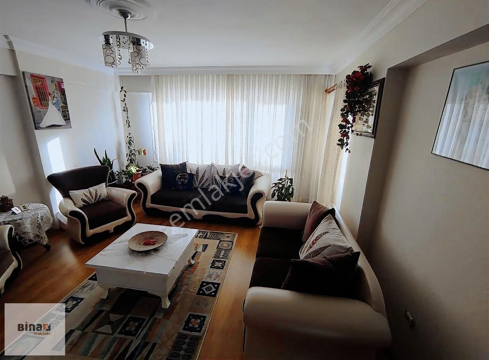 Yeşilyurt Cadde Üzeri 3+1 Satılık Daire