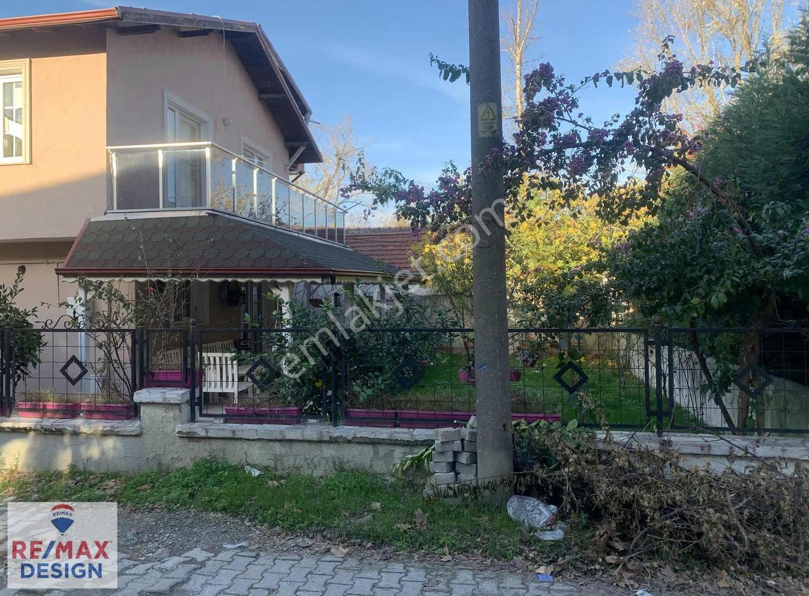 Sakarya Sapanca'da Göle Sıfır Konumda Dubleks Ev