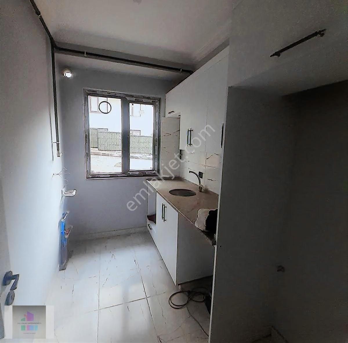 Pak Emlakdan Düzgirişli Köşebaşında Giriş Kat Sıfır