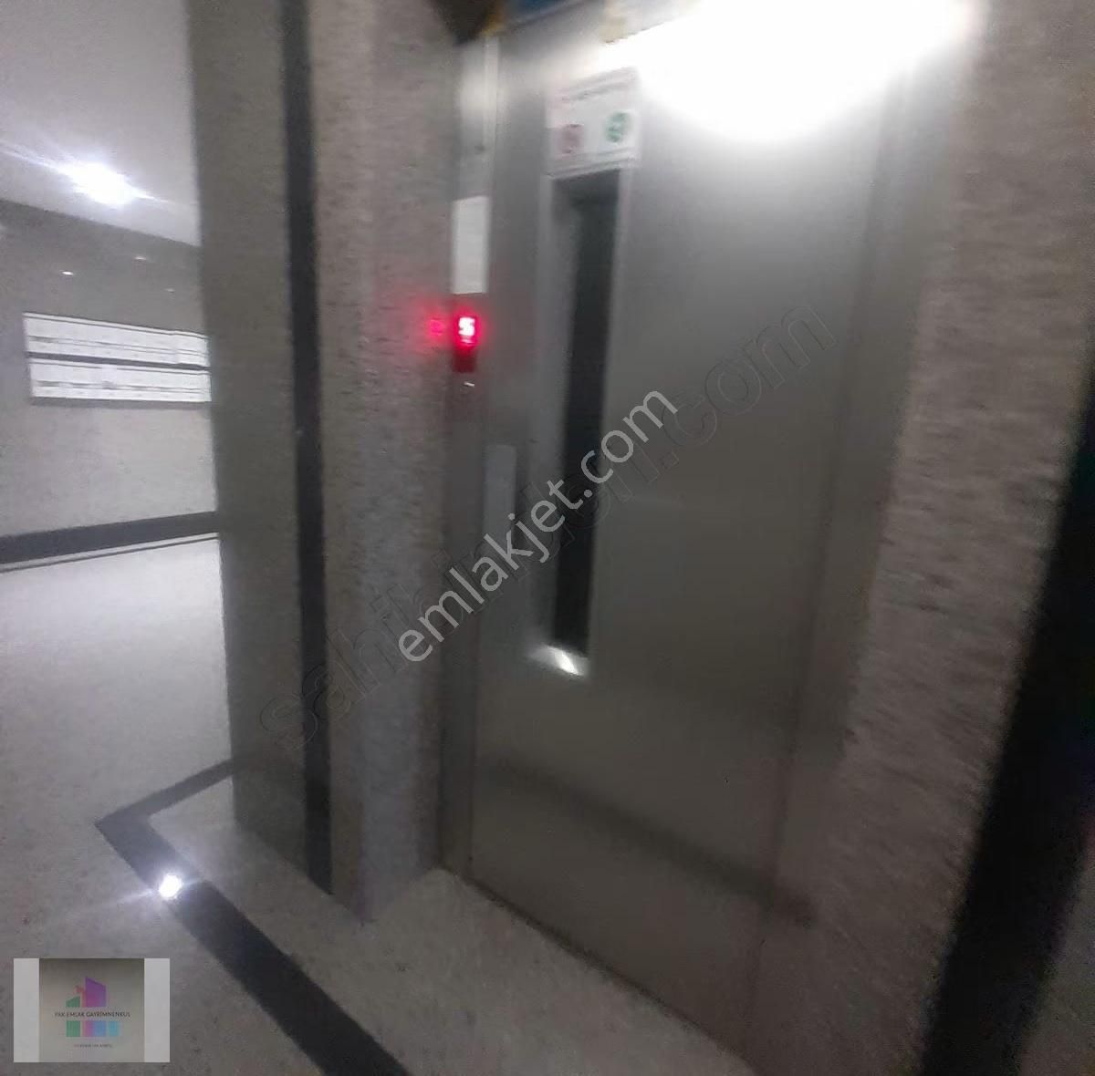 Beyazkonaklarda Kapalı Otoparklı Site İçersinde Güvenlik Görevli - Görsel 10