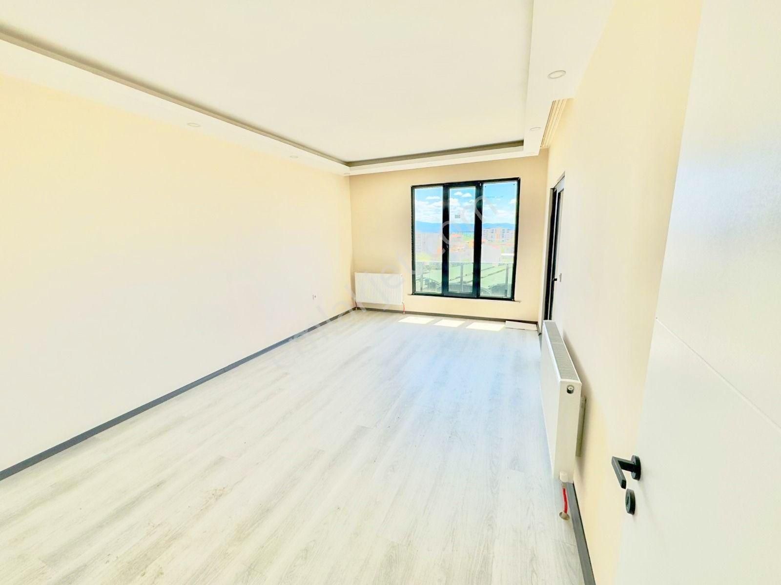 ▇kadıköy'de Ön Cephe Ayrı Mutfaklı Ebeveyn Banyolu 2+1 Daire - Görsel 19