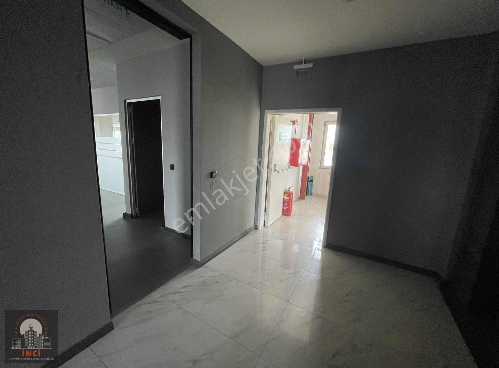 Mahmutbey Metro Yakınında Kiralık 350 M Hazır Ofis Tipi 350 M *