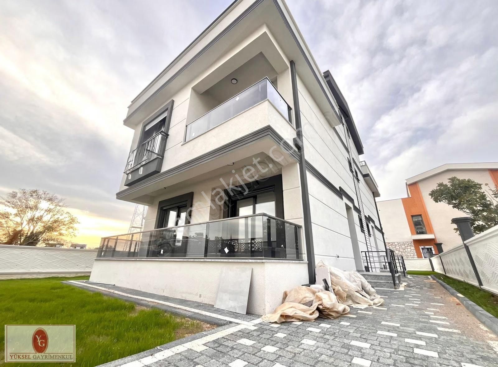 Yükselden Edtemitte 'özel Otoparklı Bahçeli Ultra Lüx' 4+1 Villa - Görsel 24