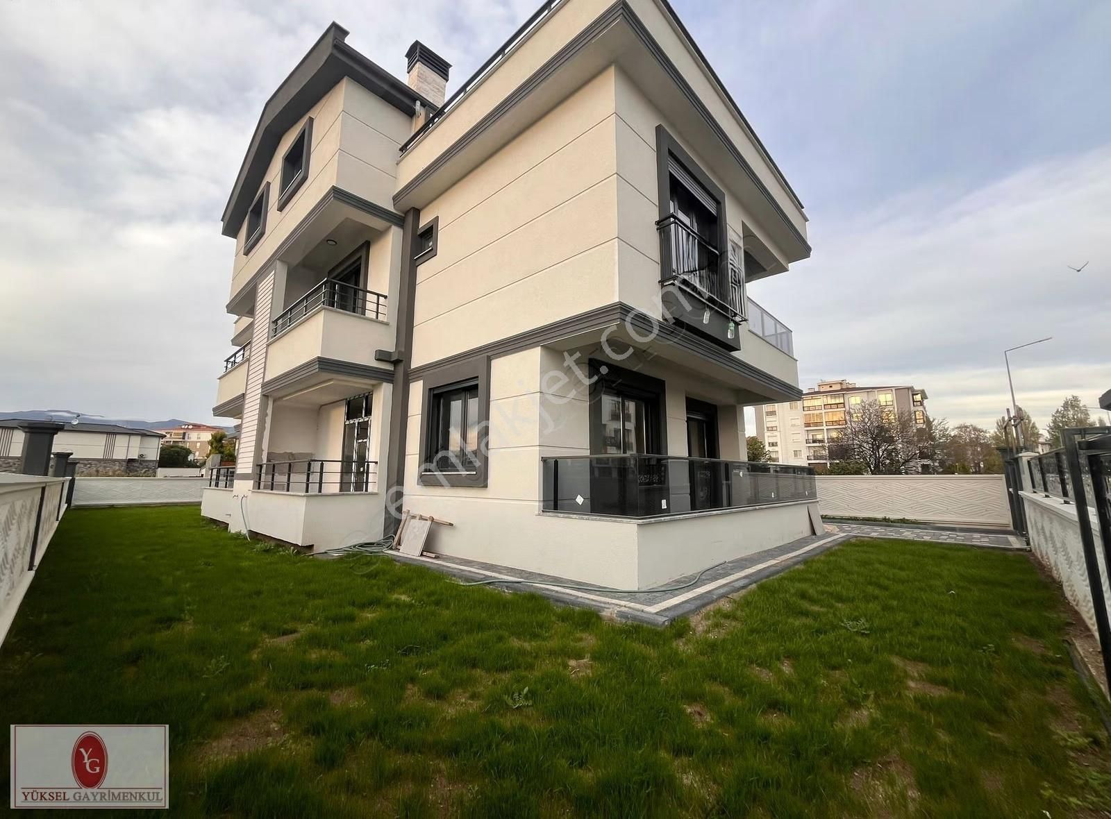 Yükselden Edtemitte 'özel Otoparklı Bahçeli Ultra Lüx' 4+1 Villa - Görsel 7