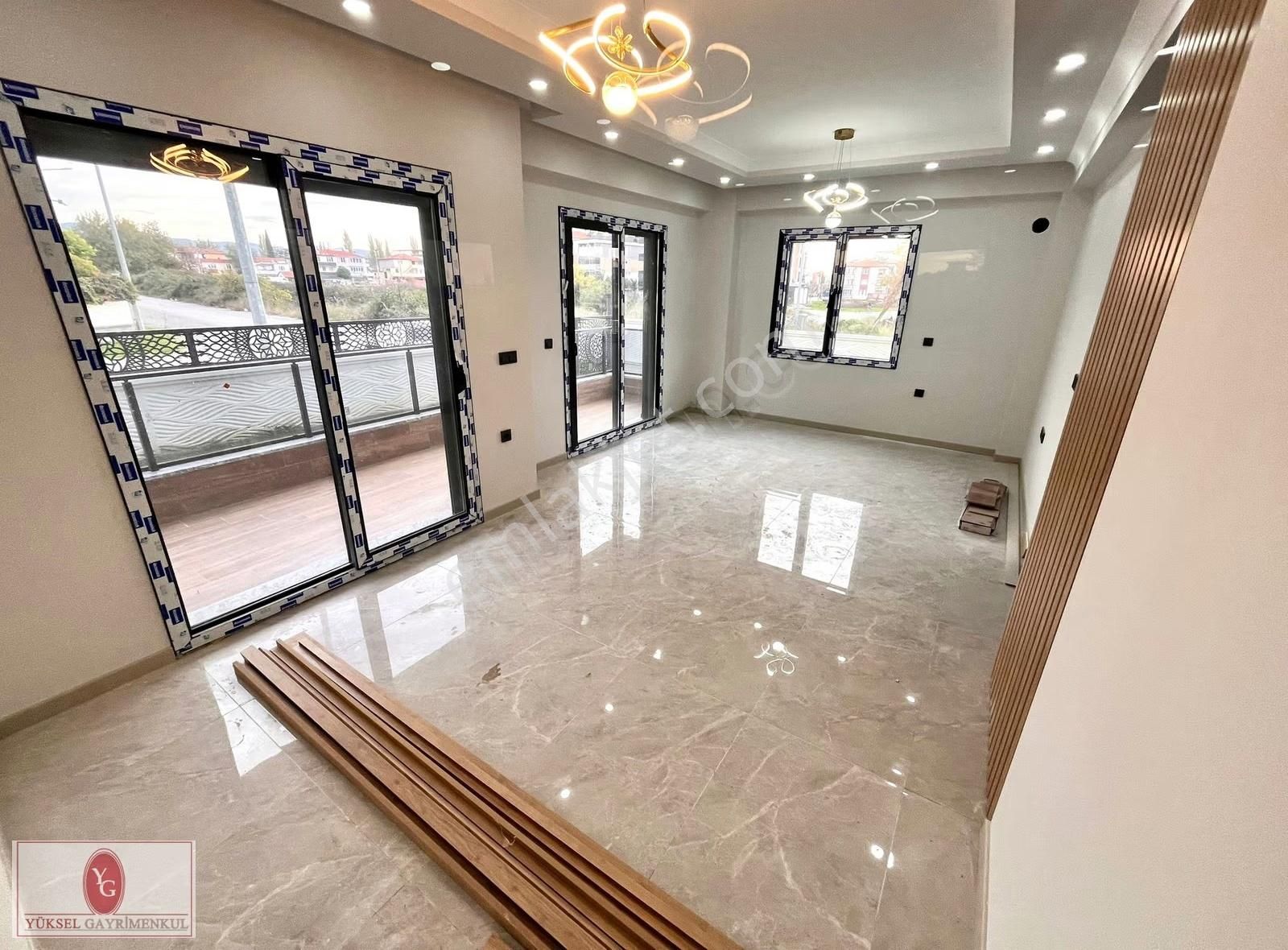 Yükselden Edtemitte 'özel Otoparklı Bahçeli Ultra Lüx' 4+1 Villa - Görsel 3