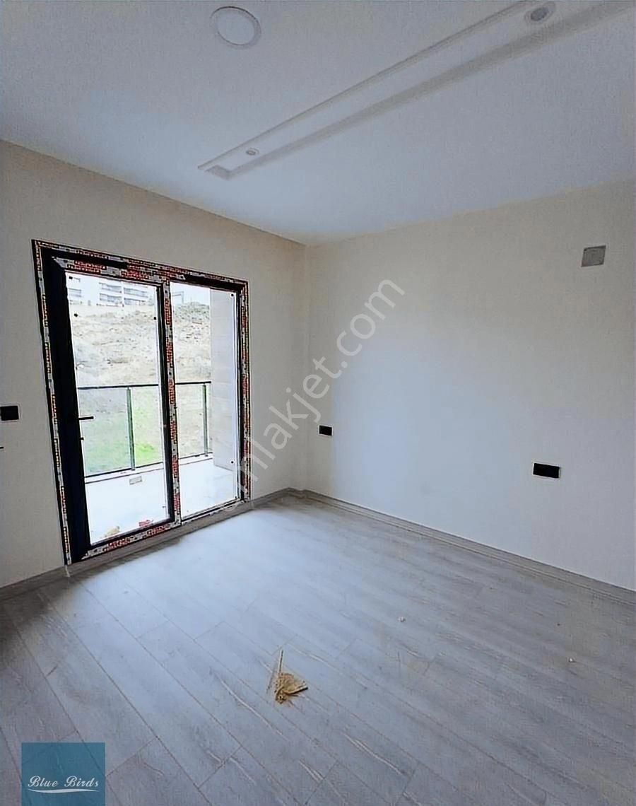 Kuşadası Havuzlu Kapalı Otoparklı Site İci Ferah 1+1 Daire - Görsel 3