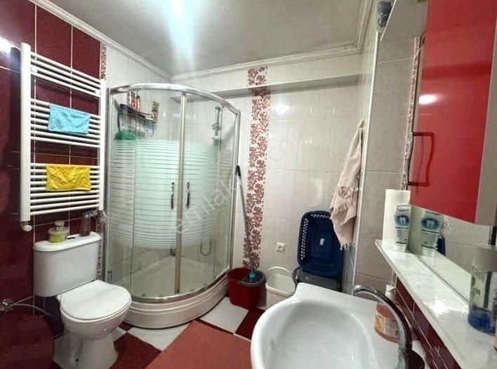 Gemlik Hürriyet Caddesi Civarı Yeni Bina Kat Mülkiyetli Daire - Görsel 13