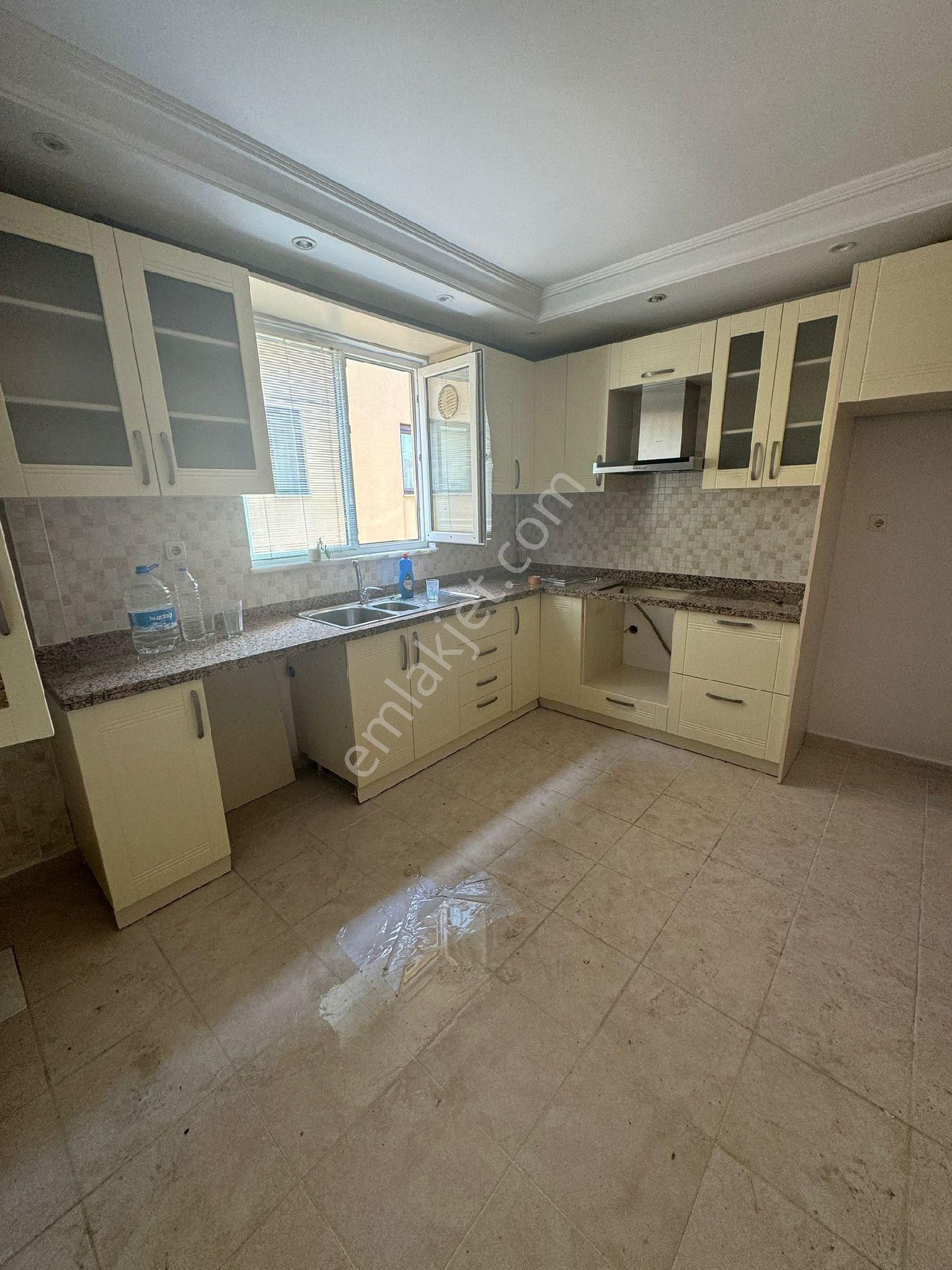 Altunizade Erzurum Sitesinde 155m2 1.kat Satılık Daire - Görsel 27