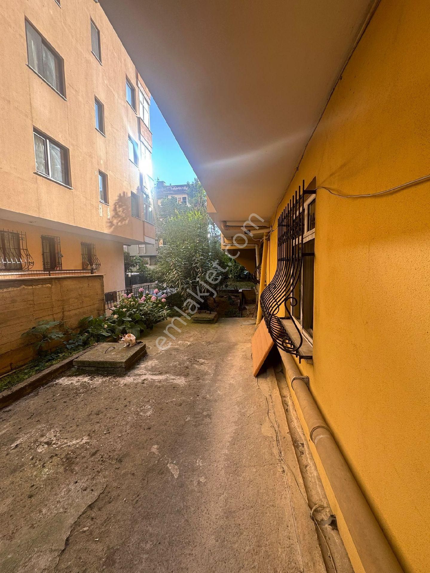 Altunizade Erzurum Sitesinde 155m2 1.kat Satılık Daire - Görsel 2