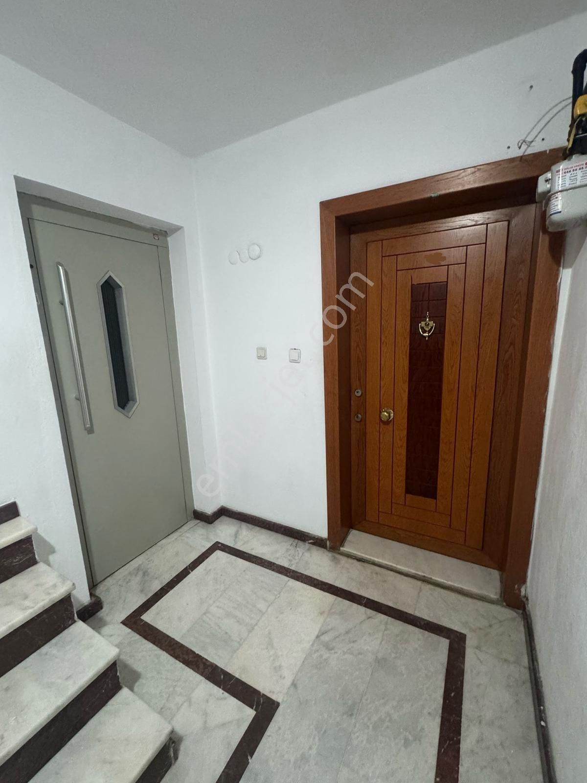 Altunizade Erzurum Sitesinde 155m2 1.kat Satılık Daire - Görsel 16