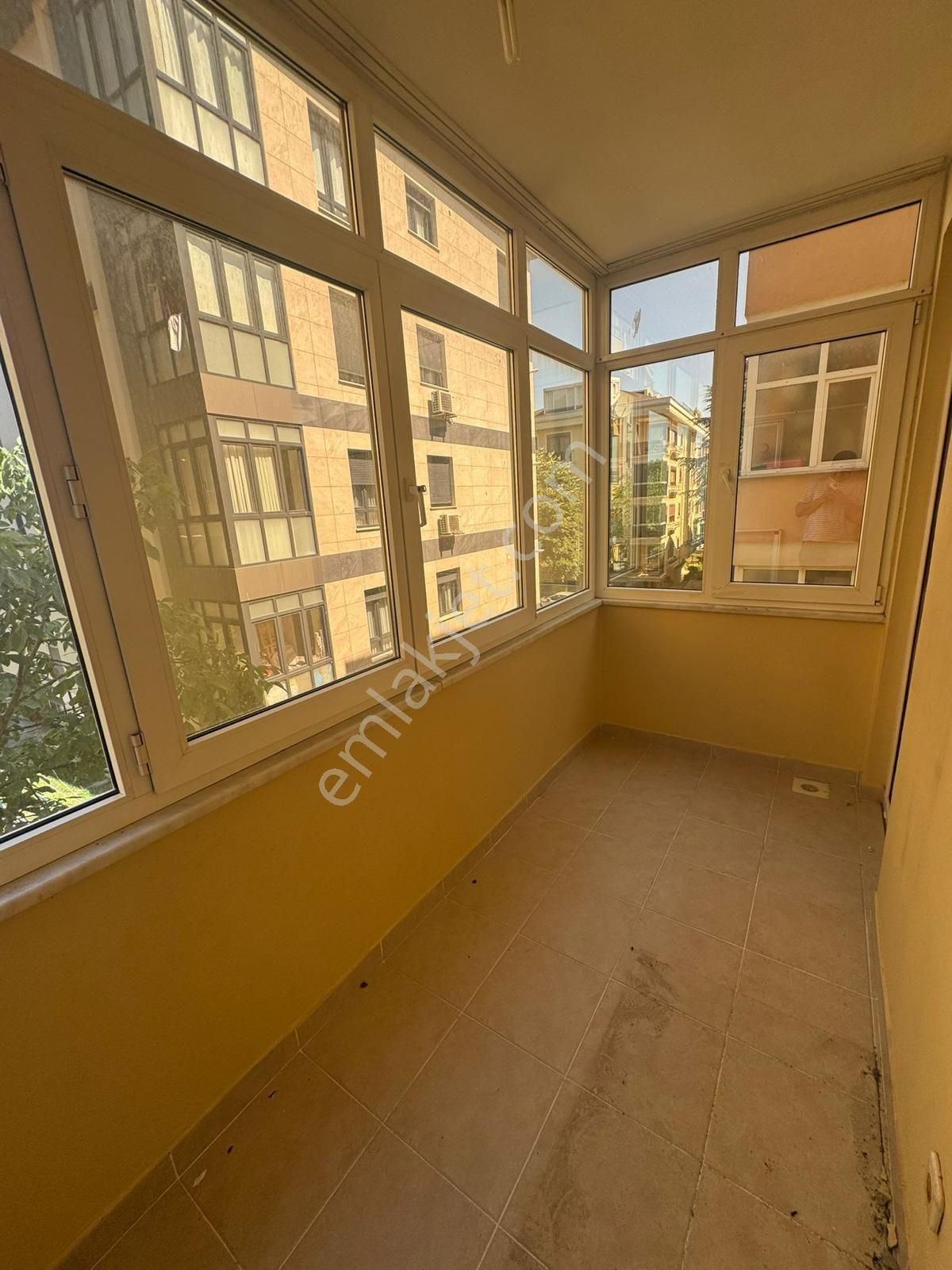 Altunizade Erzurum Sitesinde 155m2 1.kat Satılık Daire - Görsel 14